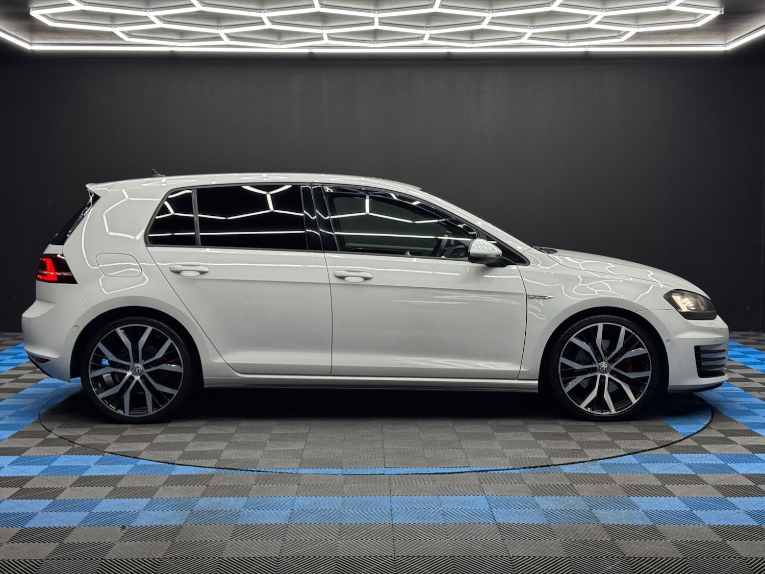 Used Volkswagen Golf 2016 for sale - 77015470: Photo 4