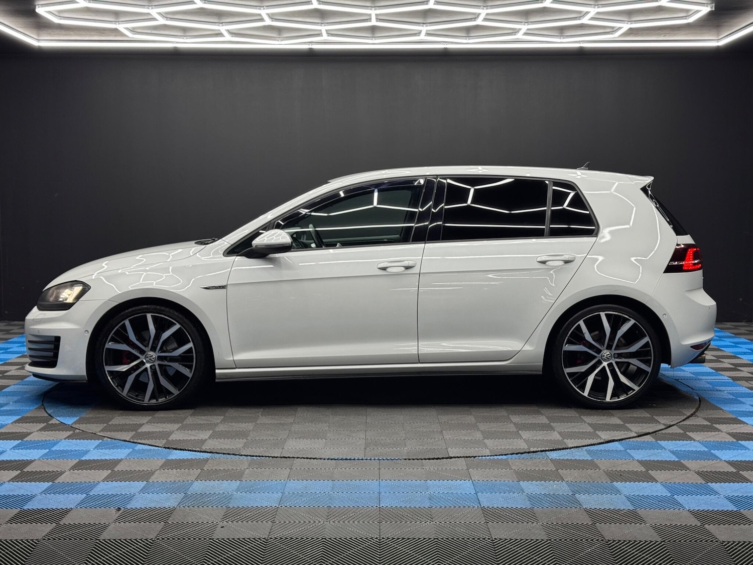 Used Volkswagen Golf 2016 for sale - 77015470: Photo 8