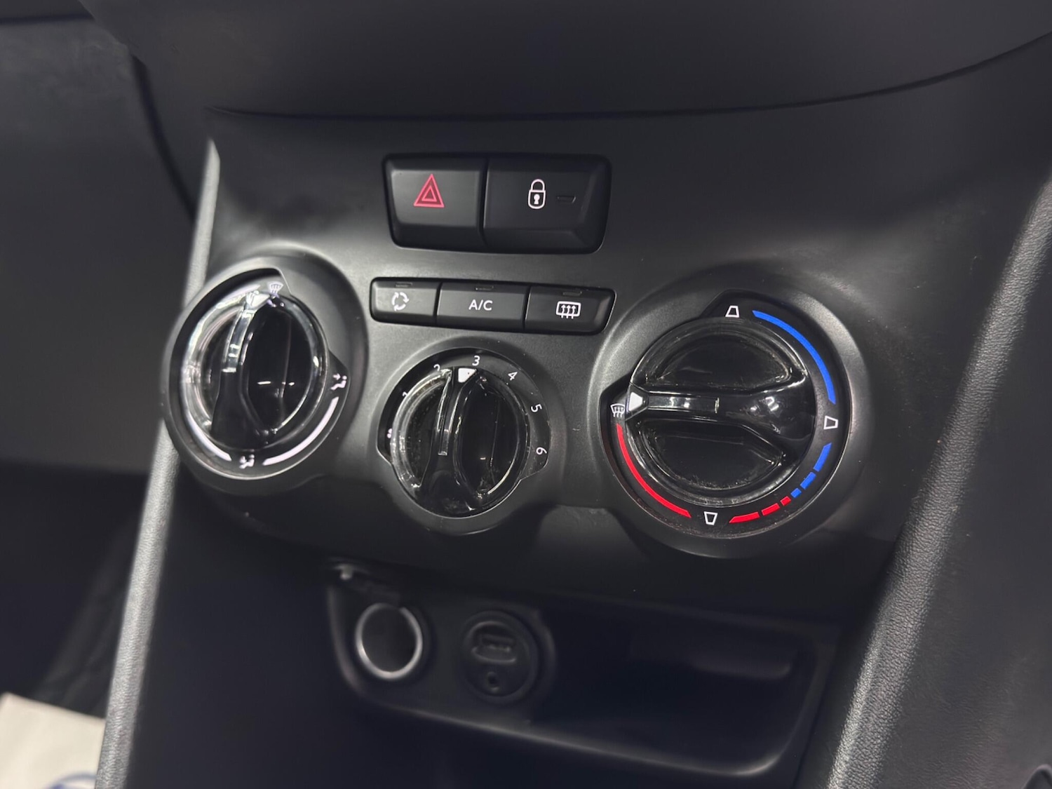 Used Peugeot 208 2013 for sale - 76167049: Photo 26