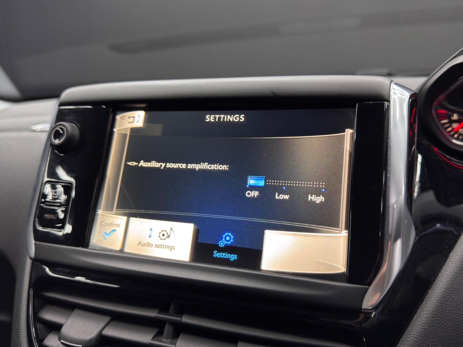Used Peugeot 208 2013 for sale - 76167049: Photo 32