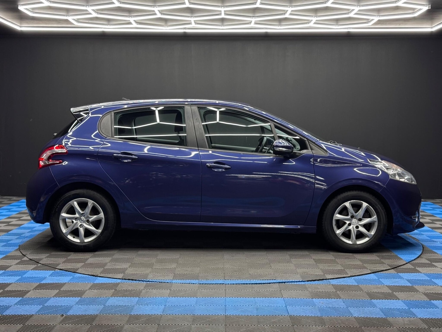 Used Peugeot 208 2013 for sale - 76167049: Photo 4