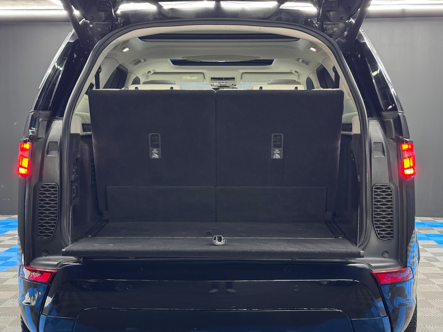 Used Land Rover Discovery 2017 for sale - 77315504: Photo 44