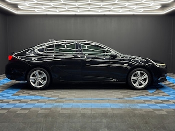 Used Vauxhall Insignia 2018 for sale - 77091130: Photo