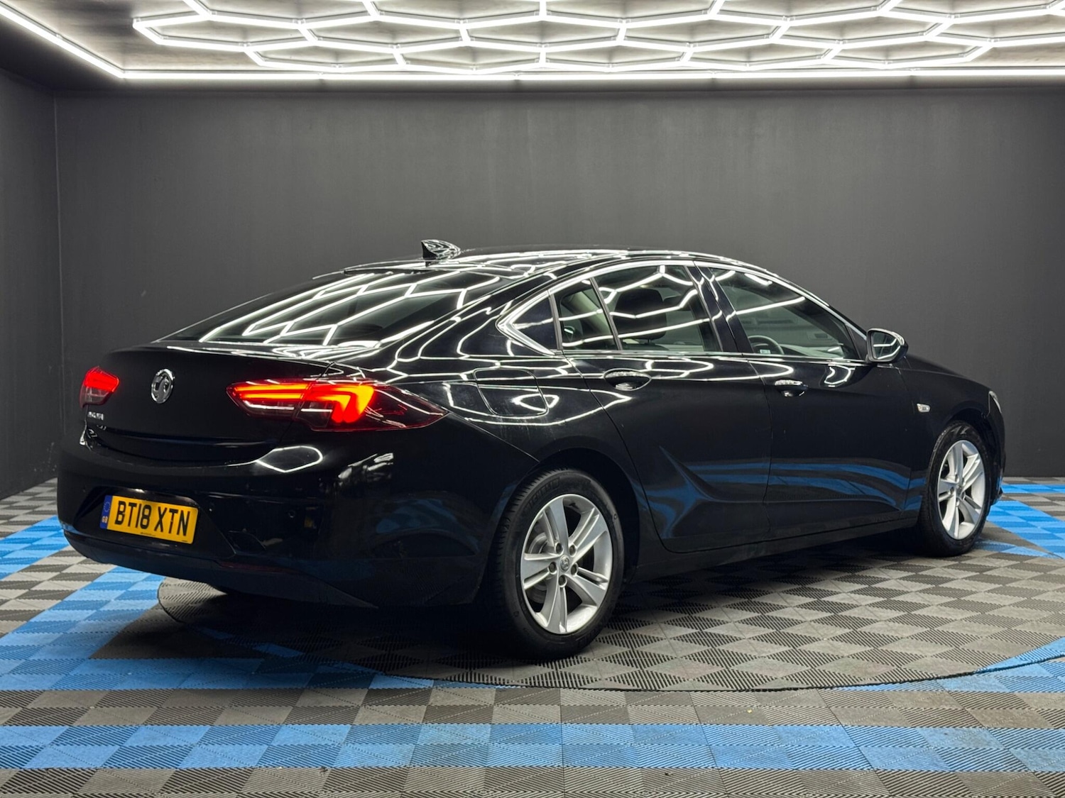 Used Vauxhall Insignia 2018 for sale - 77091130: Photo 5