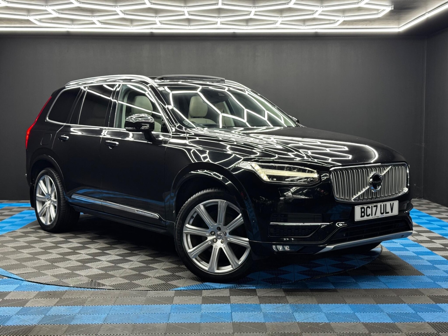 Used Volvo XC90 2017 for sale - 76561729: Photo 1