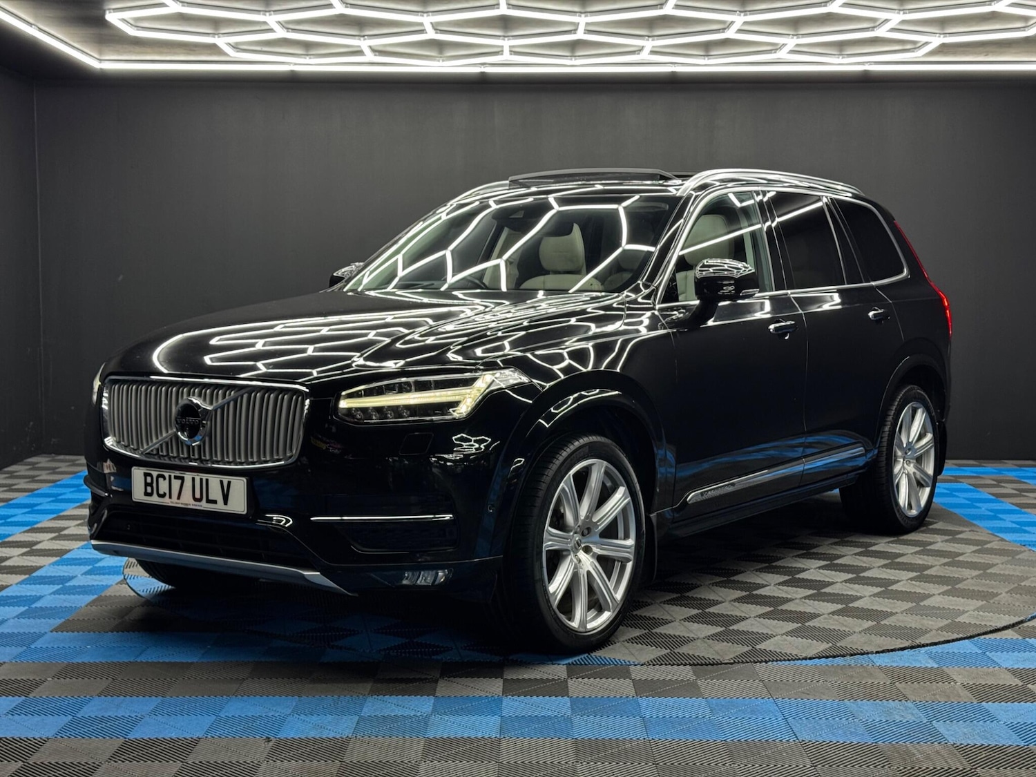 Used Volvo XC90 2017 for sale - 76561729: Photo 3