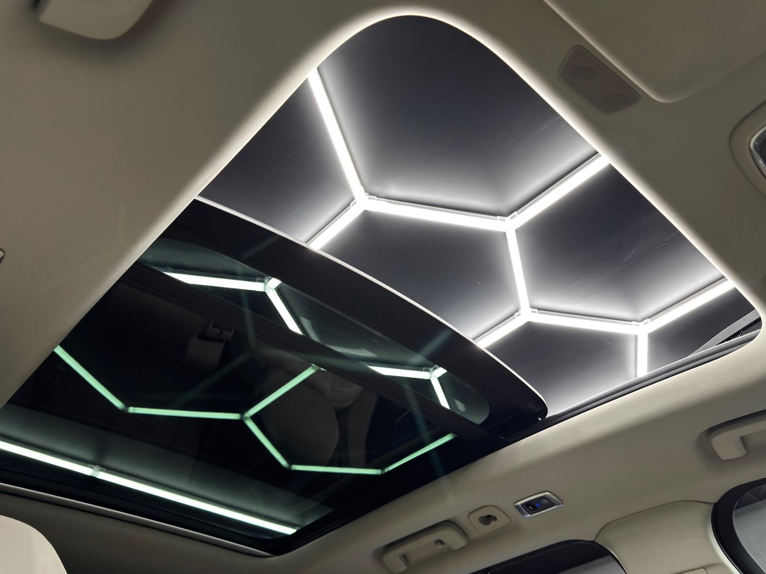 Used Volvo XC90 2017 for sale - 76561729: Photo 38