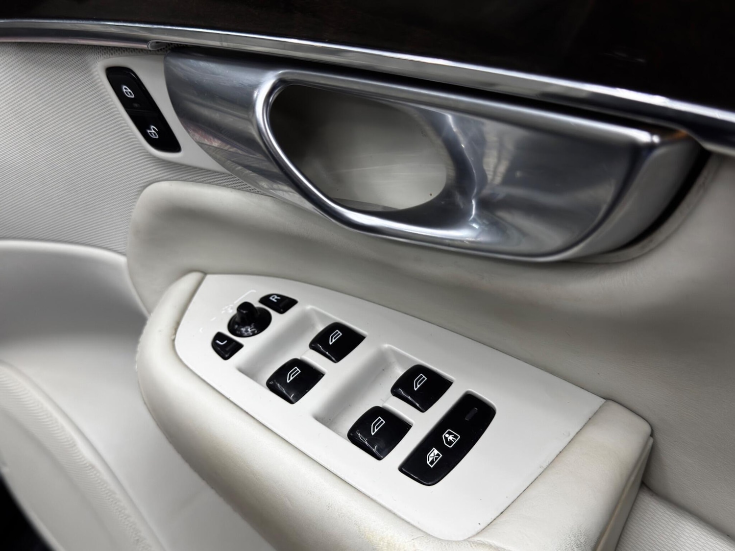 Used Volvo XC90 2017 for sale - 76561729: Photo 45