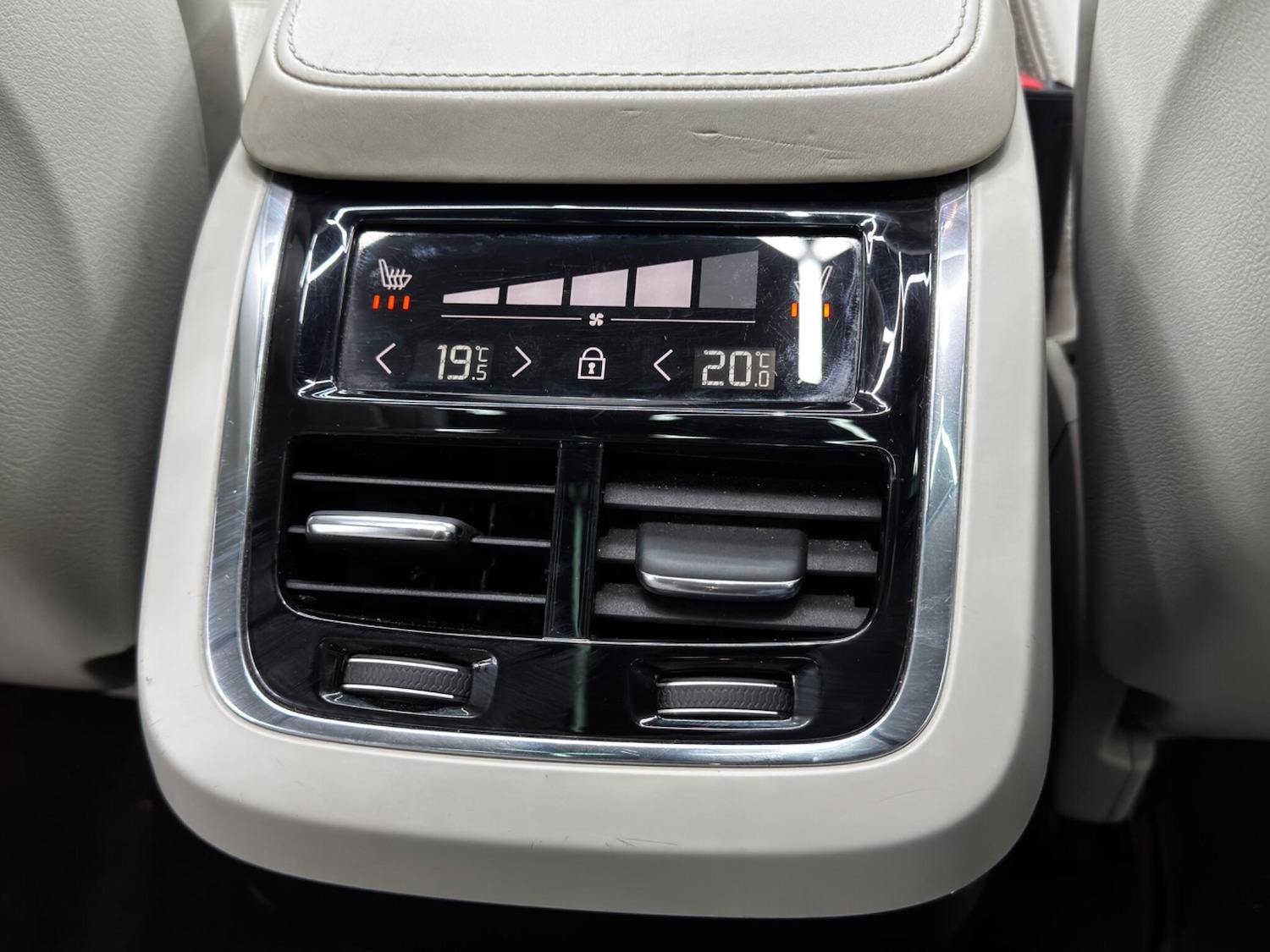 Used Volvo XC90 2017 for sale - 76561729: Photo 48