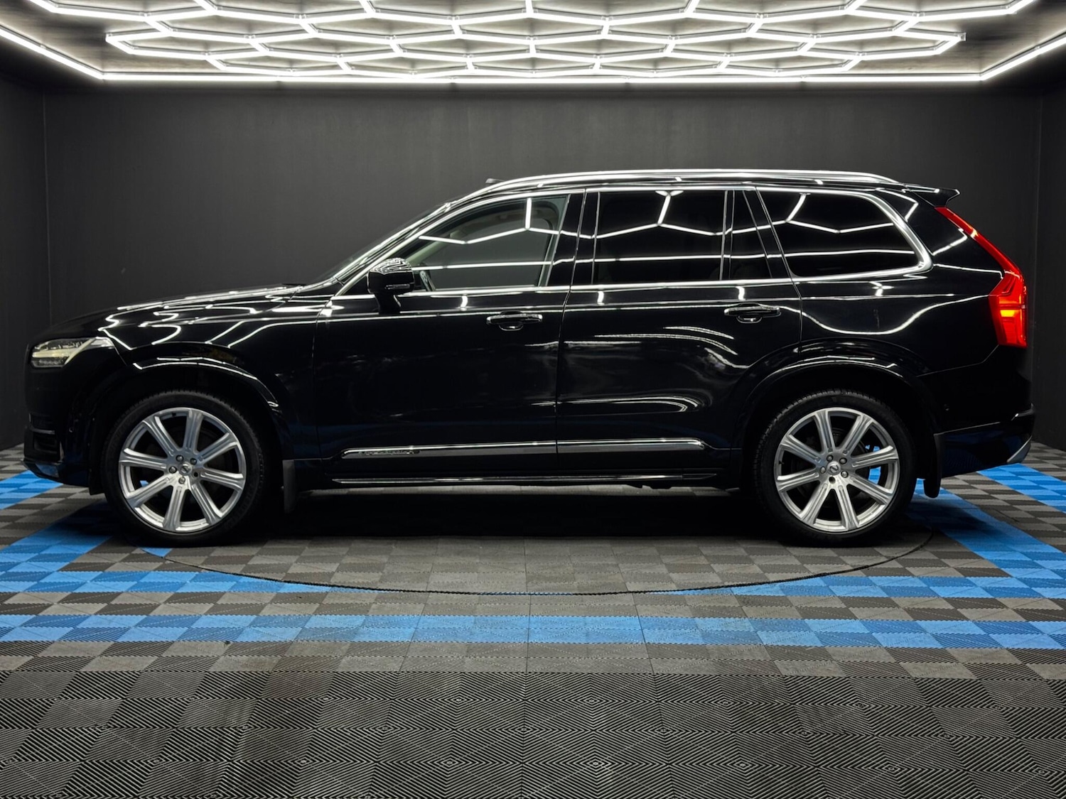 Used Volvo XC90 2017 for sale - 76561729: Photo 8