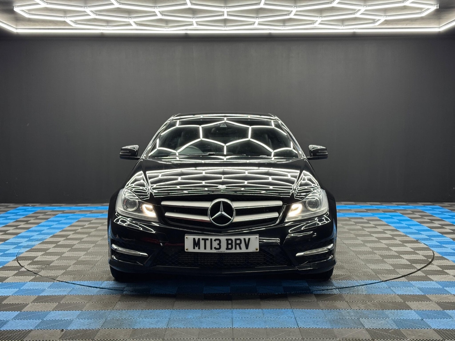 Used Mercedes-Benz C Class 2013 for sale - 77455359: Photo 2