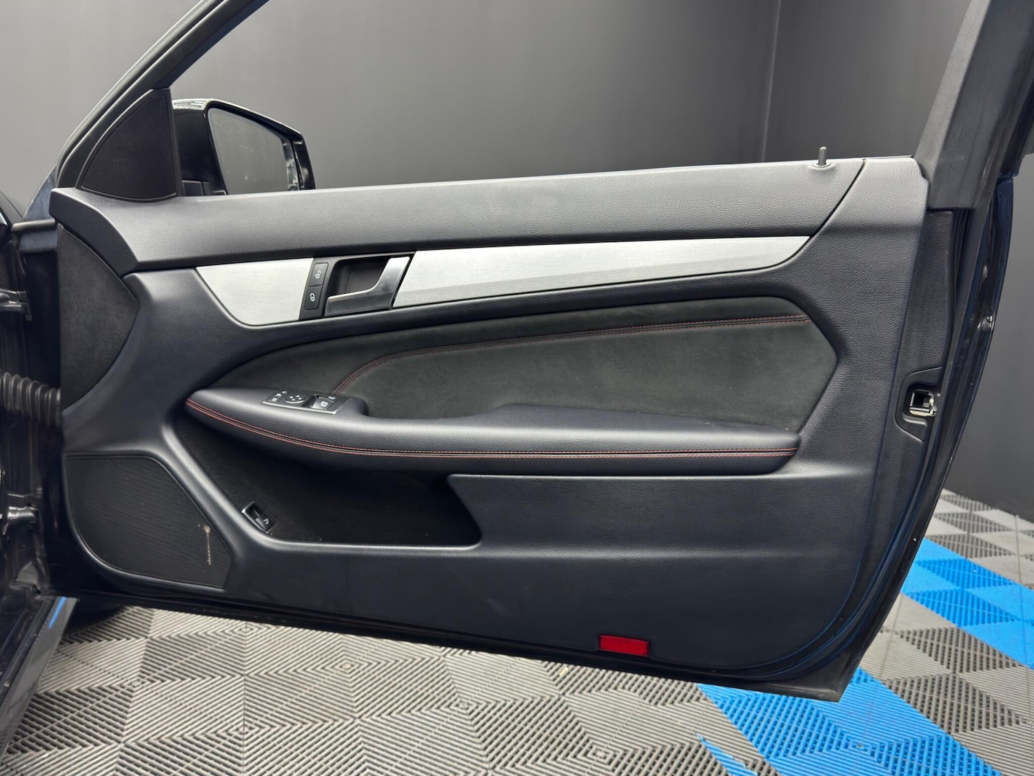 Used Mercedes-Benz C Class 2013 for sale - 77455359: Photo 31