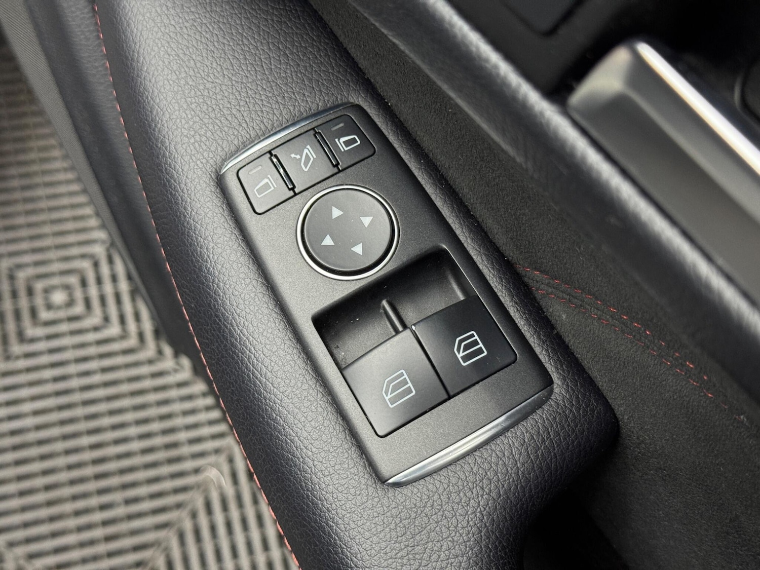 Used Mercedes-Benz C Class 2013 for sale - 77455359: Photo 33