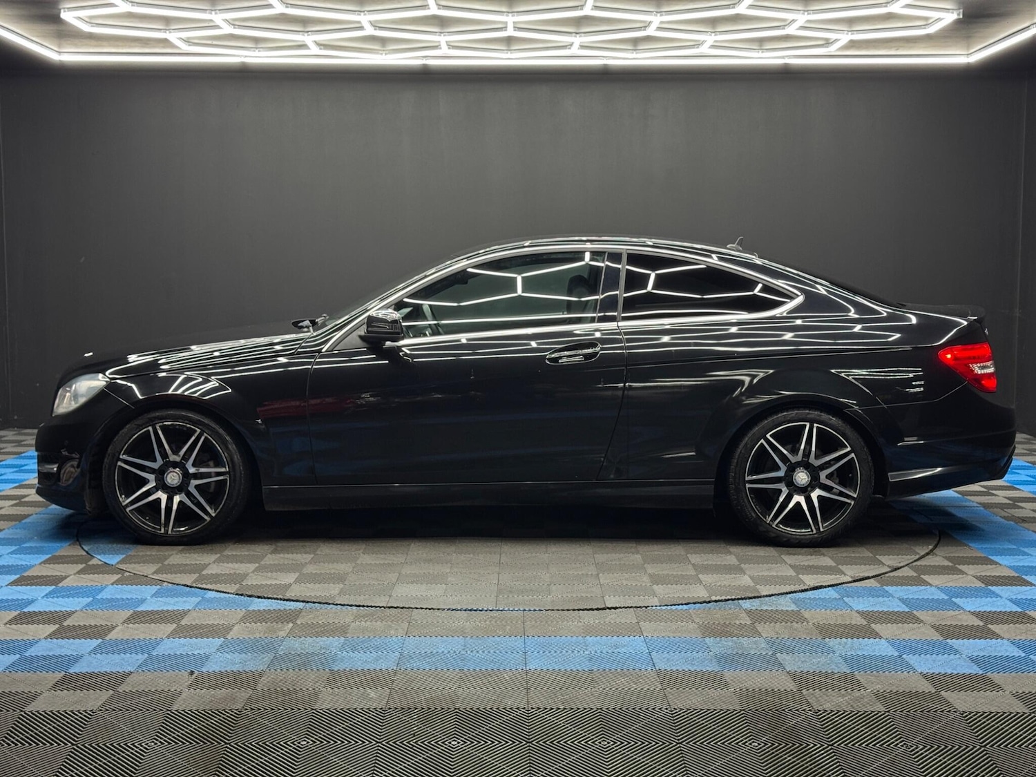 Used Mercedes-Benz C Class 2013 for sale - 77455359: Photo 8