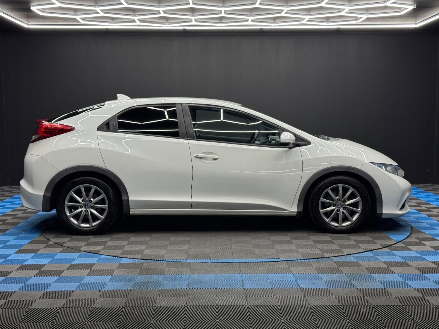 Used Honda Civic for sale - 77279899: Photo 4