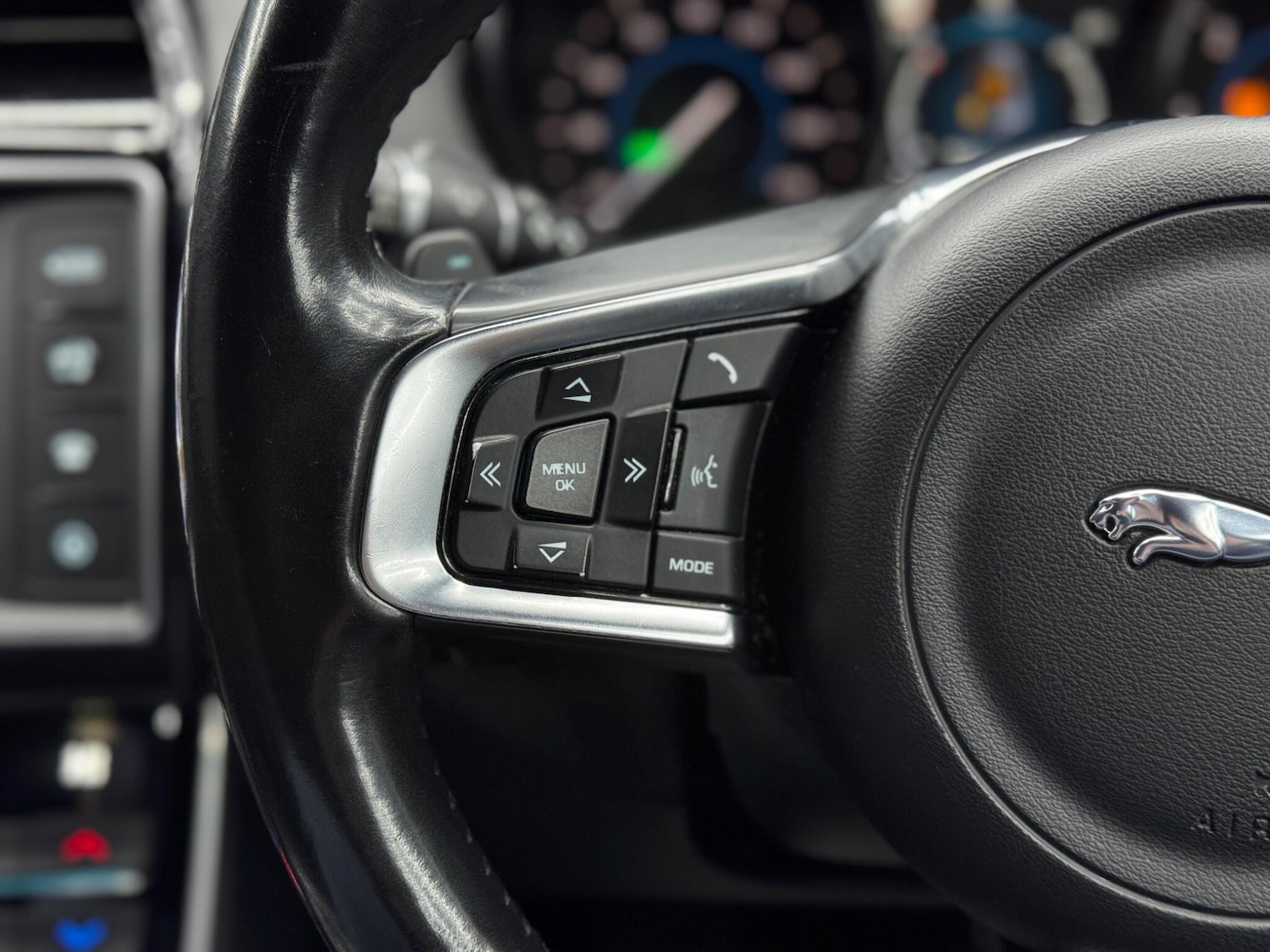 Used Jaguar XE 2017 for sale - 77925405: Photo 20