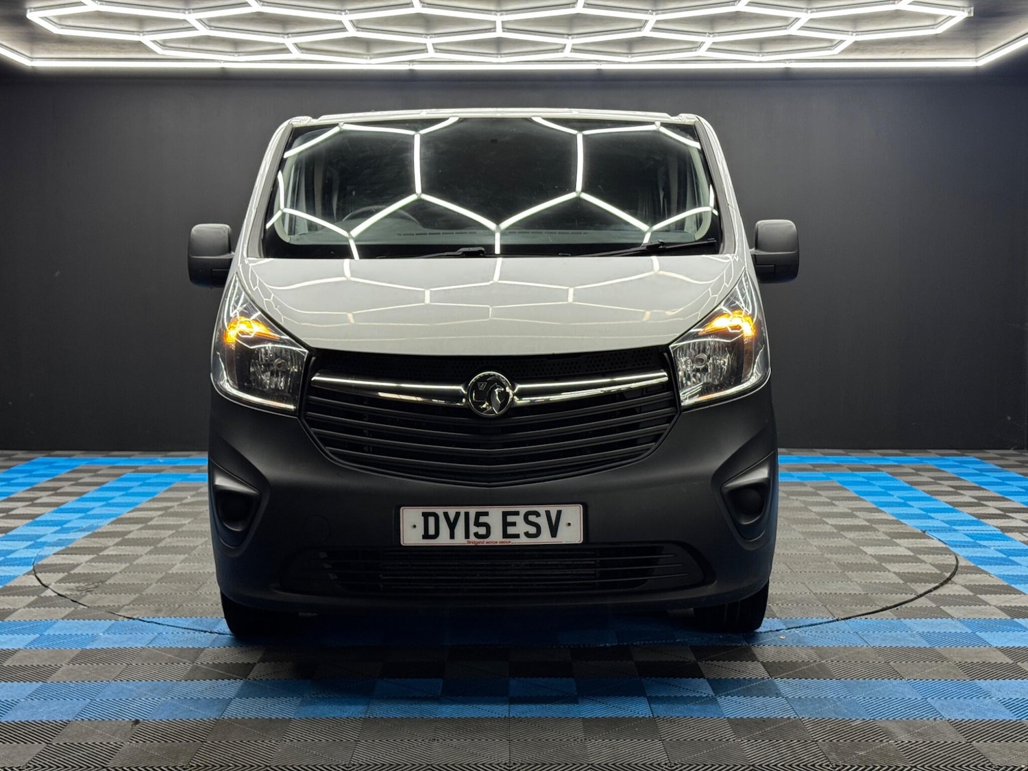 Used Vauxhall Vivaro 2015 for sale - 76658697: Photo 2