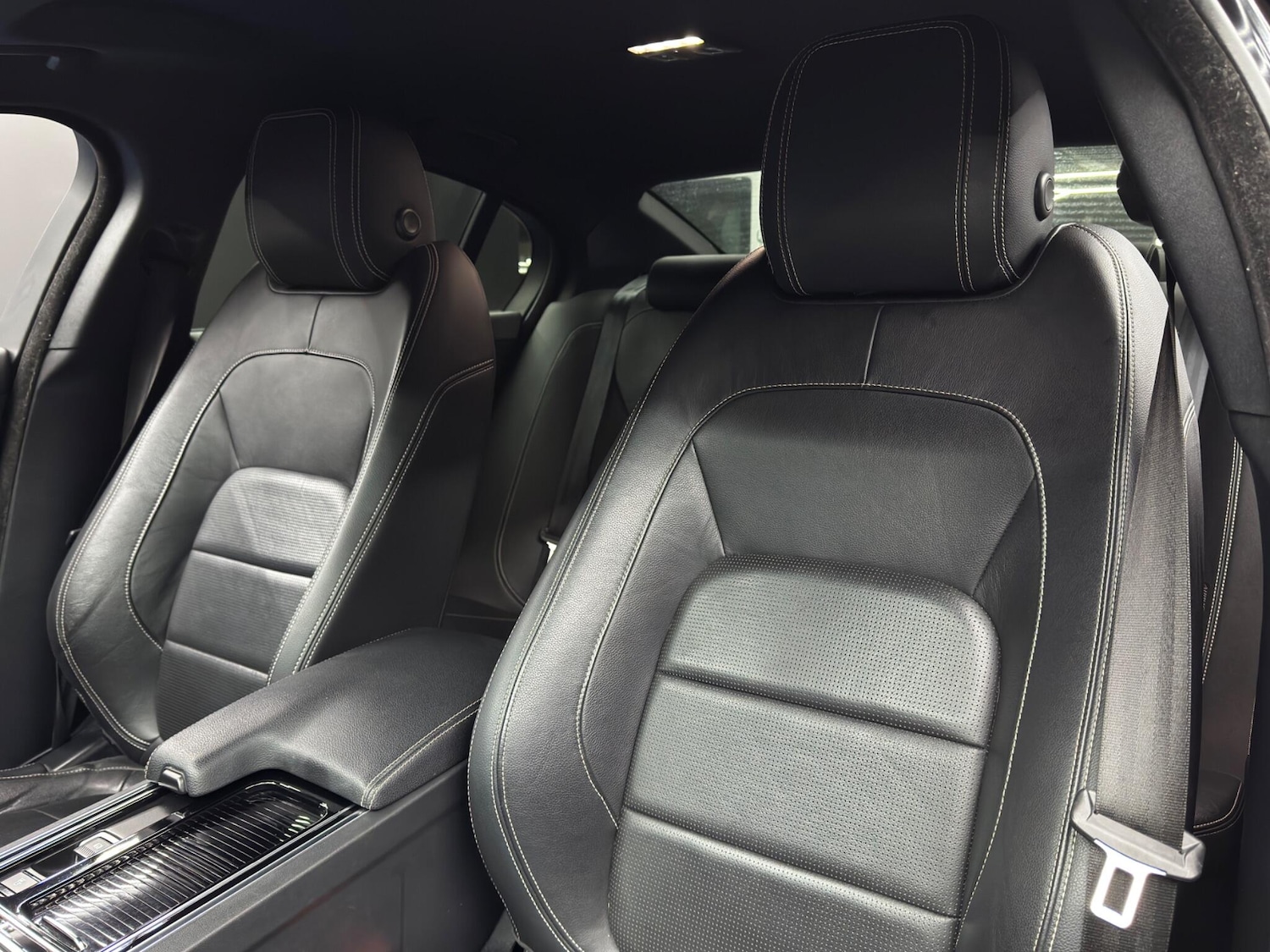 Used Jaguar XE 2018 for sale - 77396033: Photo 14