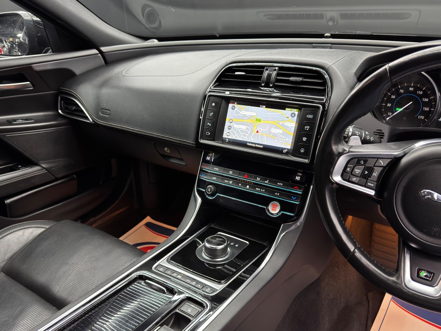 Used Jaguar XE 2018 for sale - 77396033: Photo 23