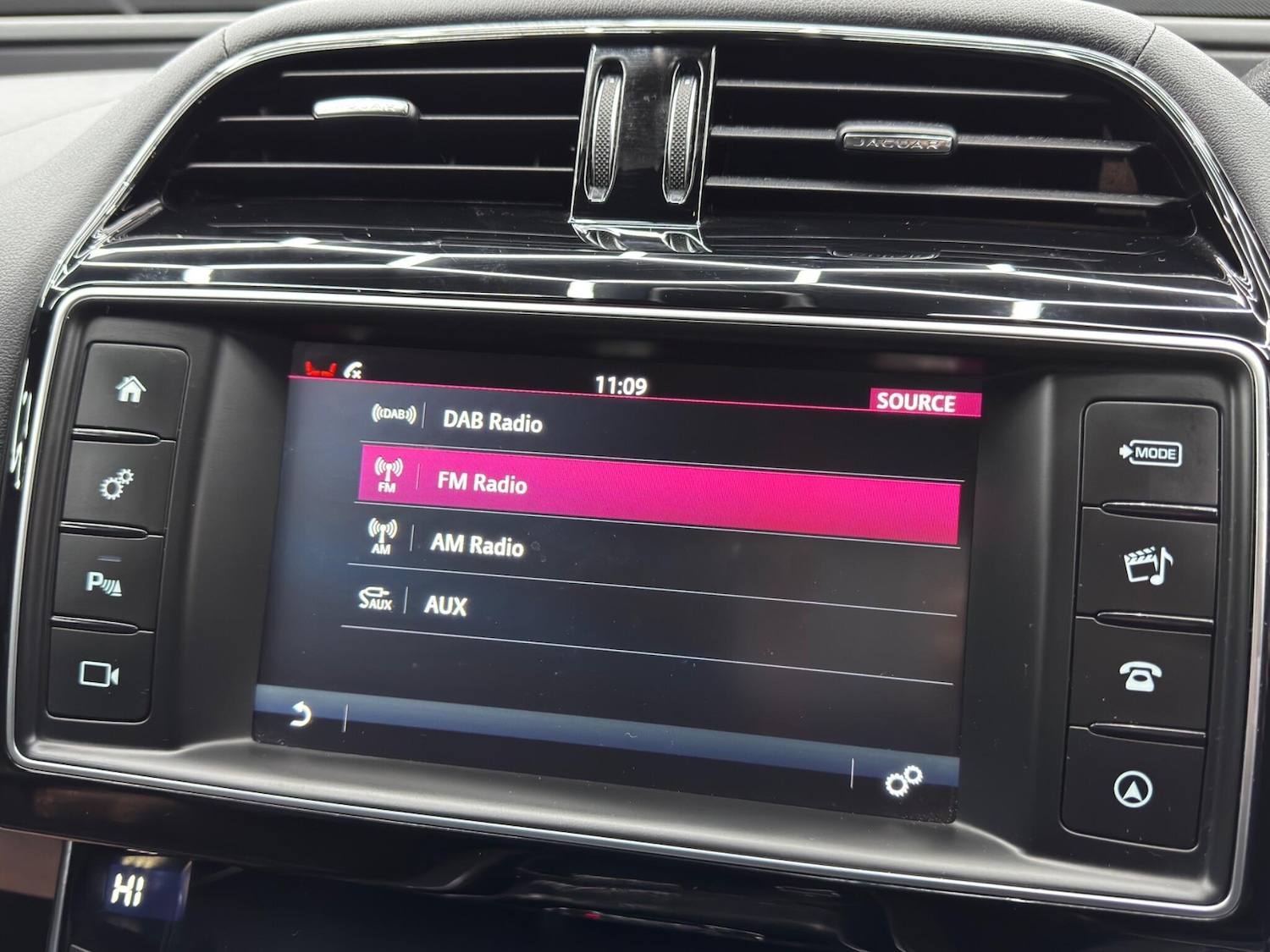 Used Jaguar XE 2018 for sale - 77396033: Photo 32