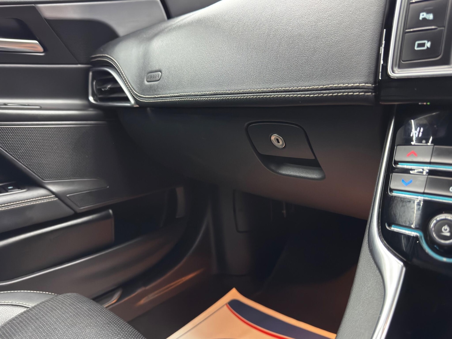 Used Jaguar XE 2018 for sale - 77396033: Photo 37