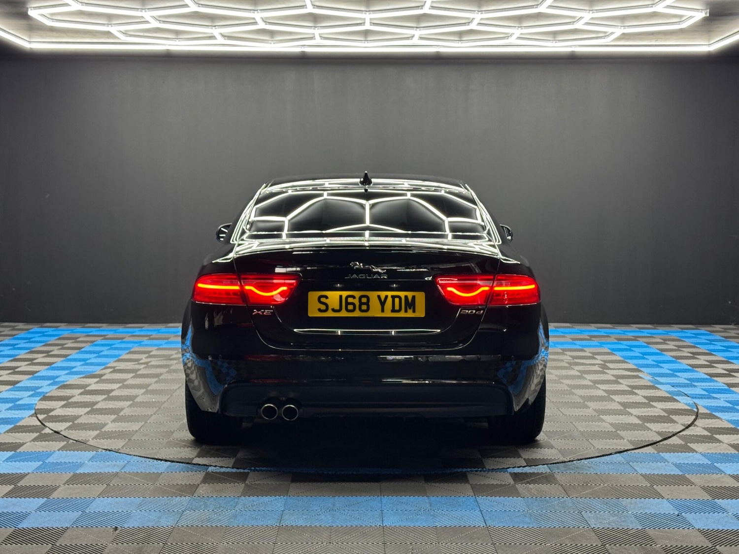 Used Jaguar XE 2018 for sale - 77396033: Photo 6