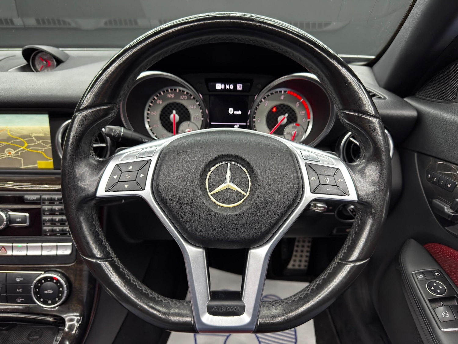 Used Mercedes-Benz SLK 2012 for sale - 76865304: Photo 17