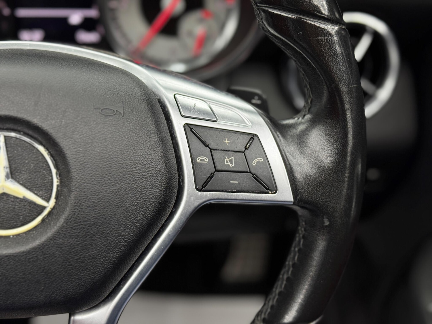 Used Mercedes-Benz SLK 2012 for sale - 76865304: Photo 19