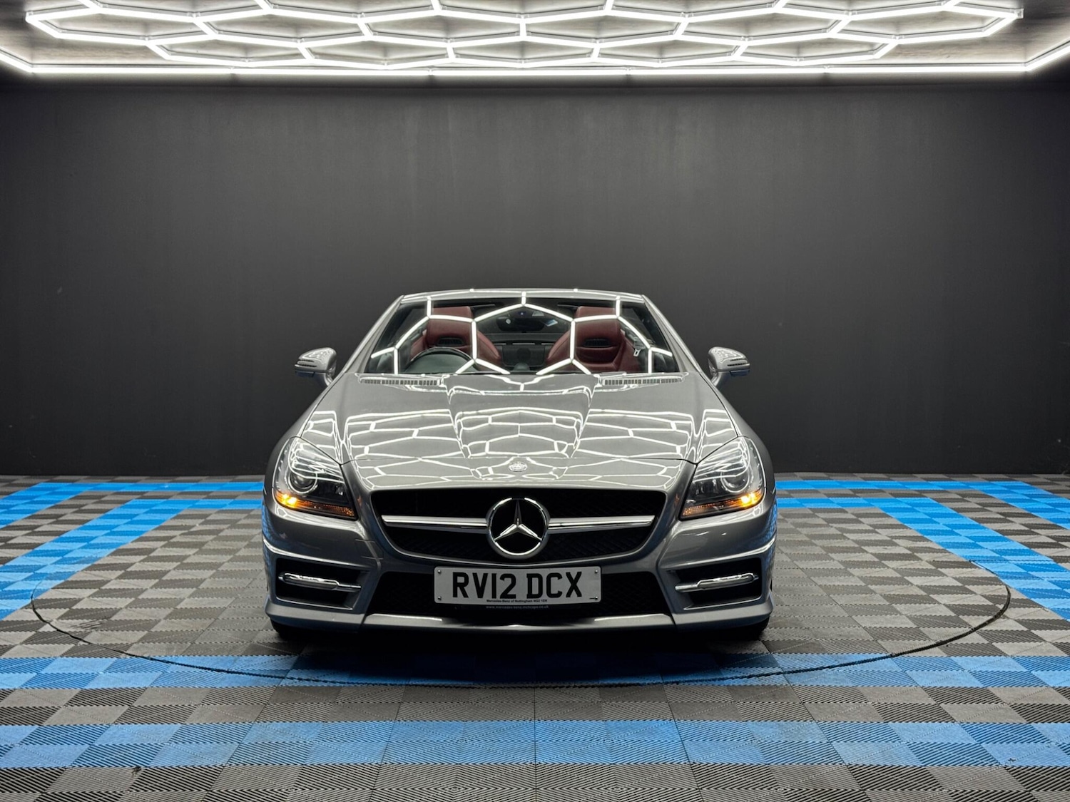 Used Mercedes-Benz SLK 2012 for sale - 76865304: Photo 2