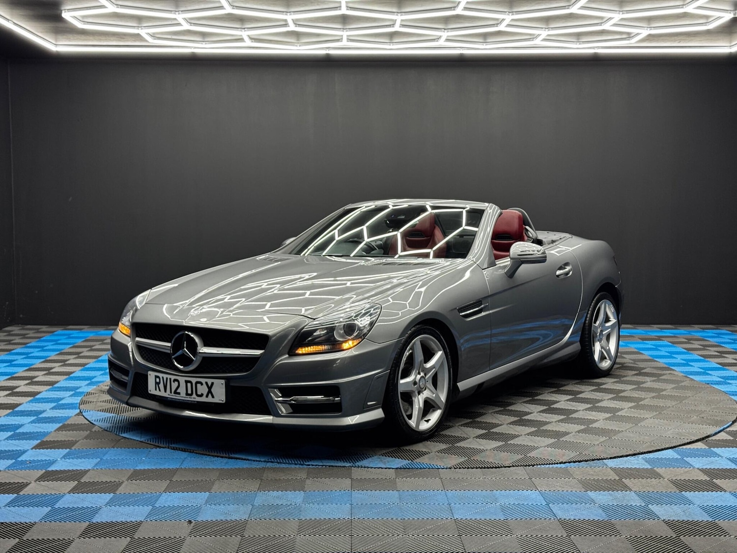 Used Mercedes-Benz SLK 2012 for sale - 76865304: Photo 3
