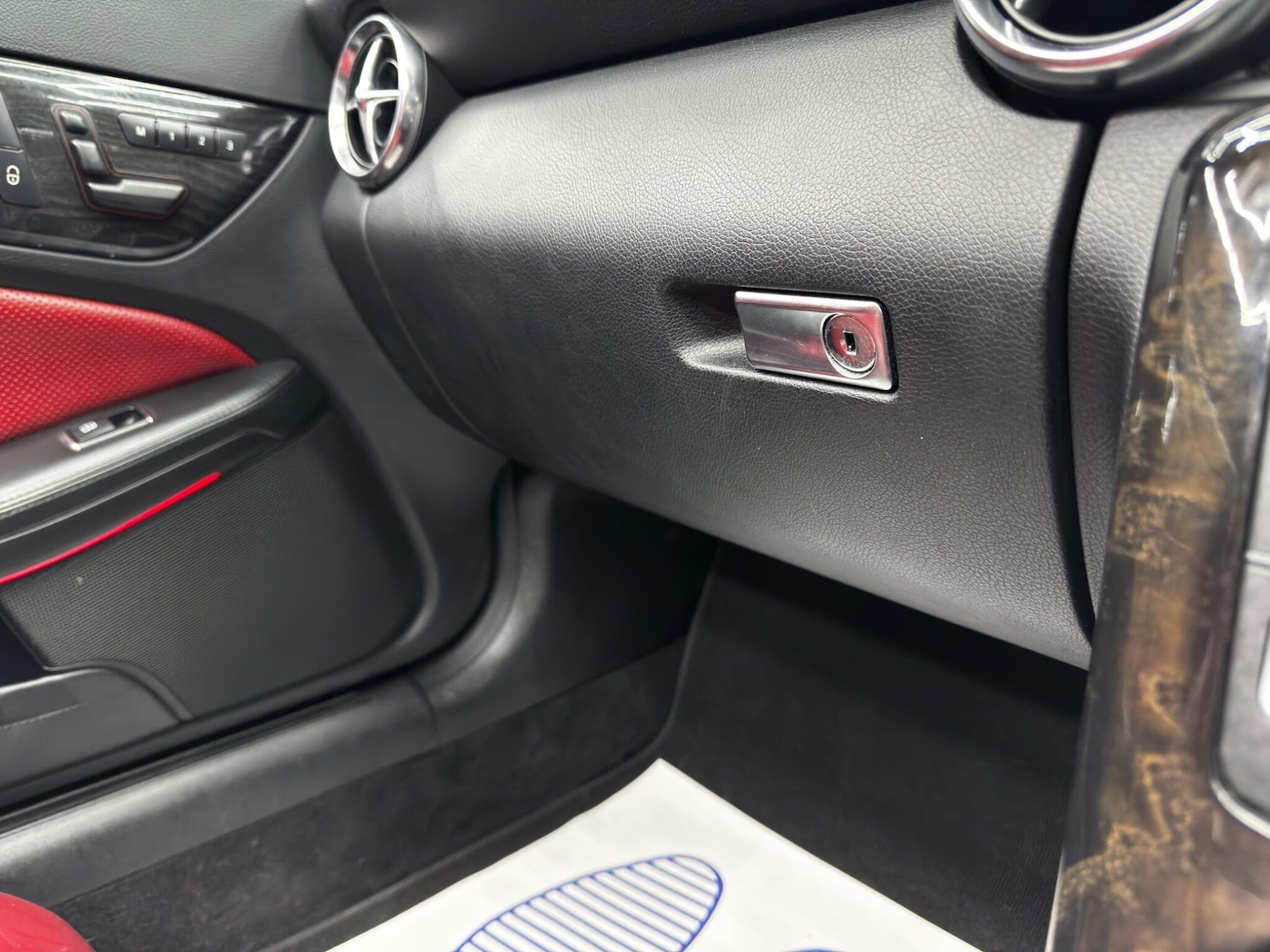 Used Mercedes-Benz SLK 2012 for sale - 76865304: Photo 31