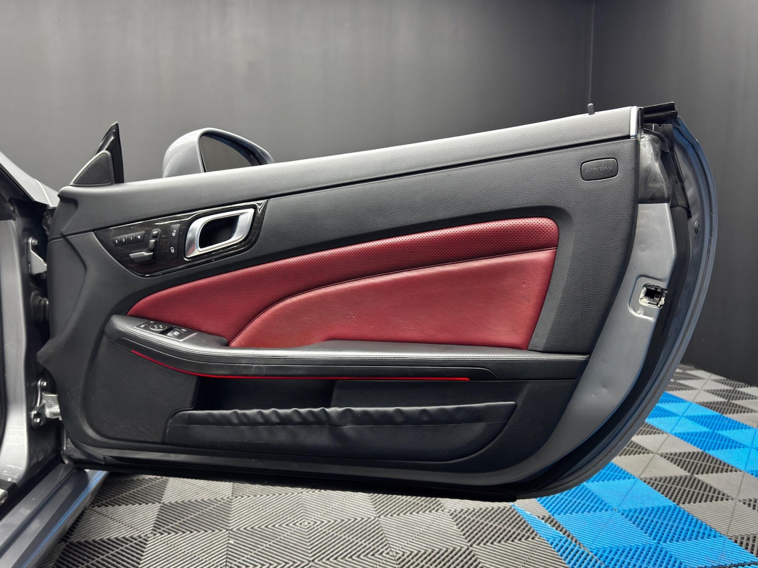 Used Mercedes-Benz SLK 2012 for sale - 76865304: Photo 35