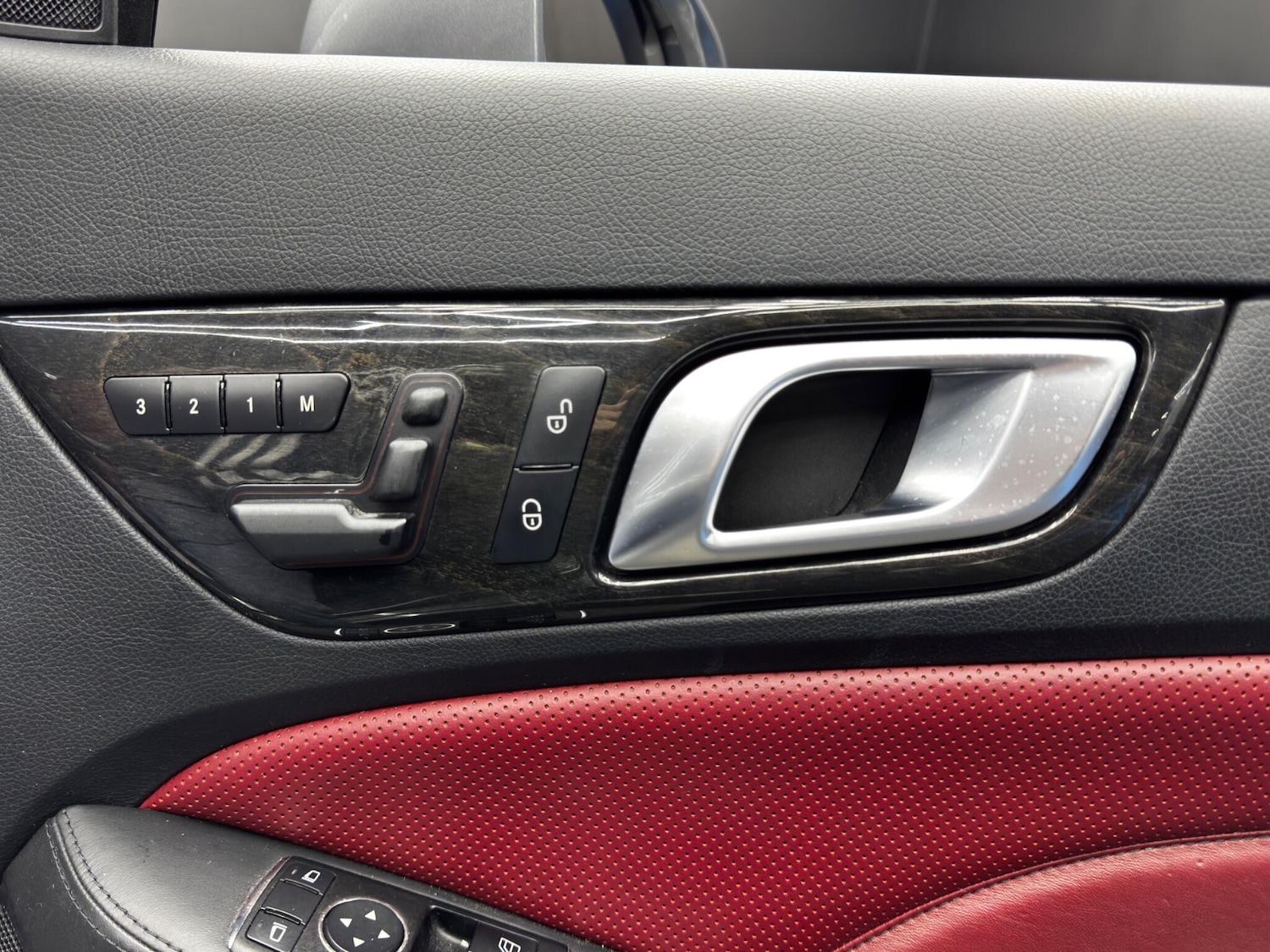 Used Mercedes-Benz SLK 2012 for sale - 76865304: Photo 36