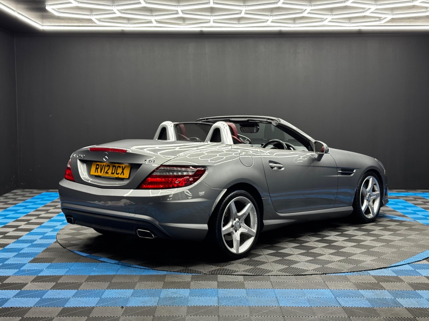 Used Mercedes-Benz SLK 2012 for sale - 76865304: Photo 5