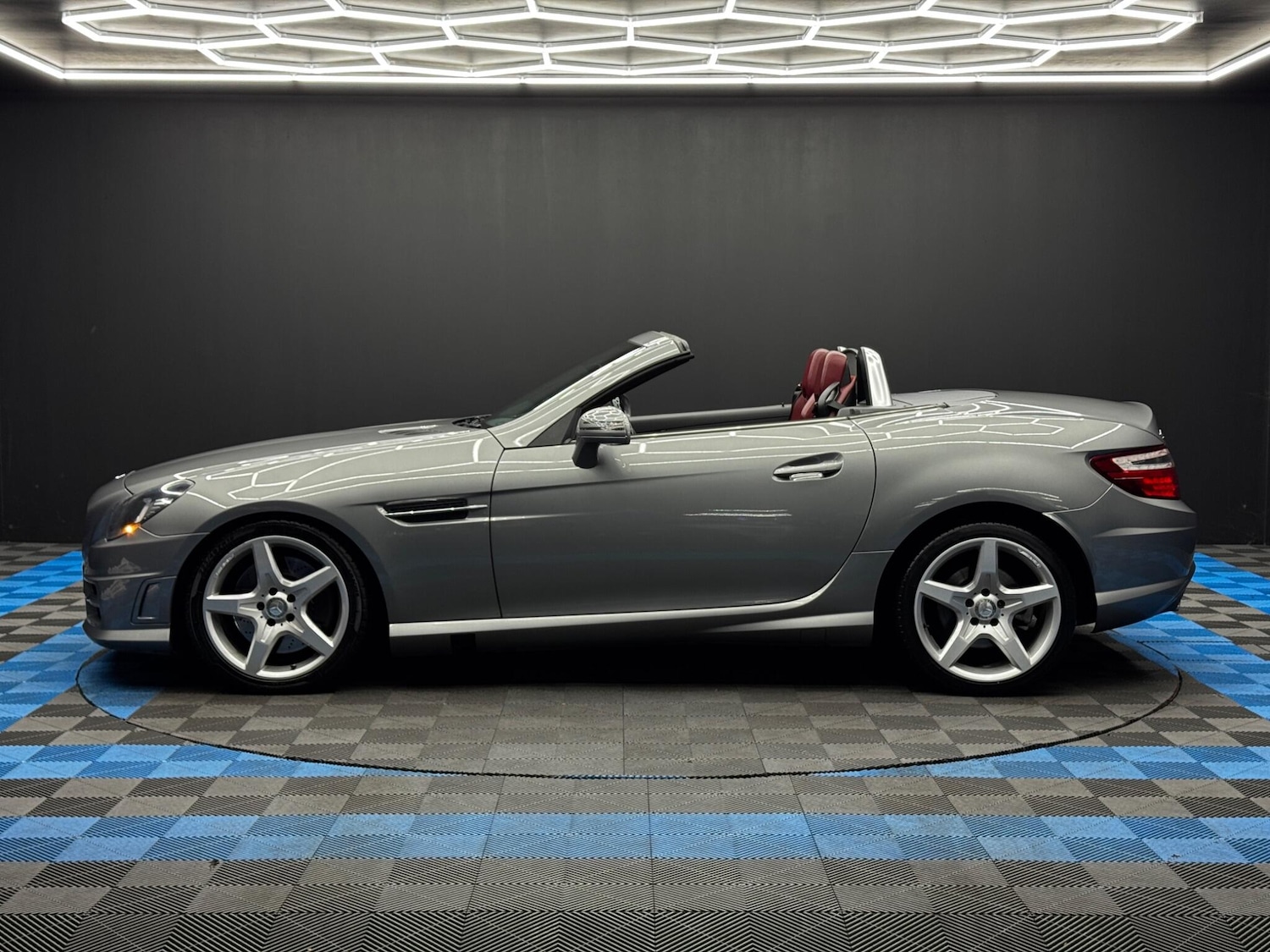 Used Mercedes-Benz SLK 2012 for sale - 76865304: Photo 8