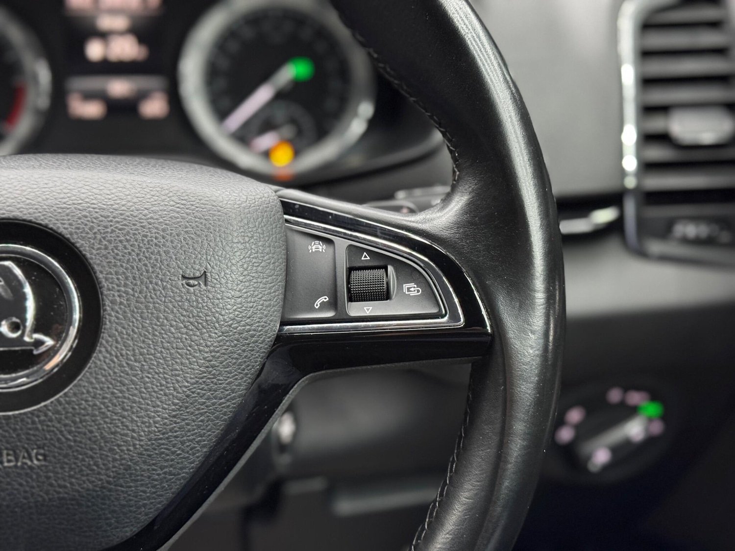 Used Skoda Karoq 2018 for sale - 76850416: Photo 21