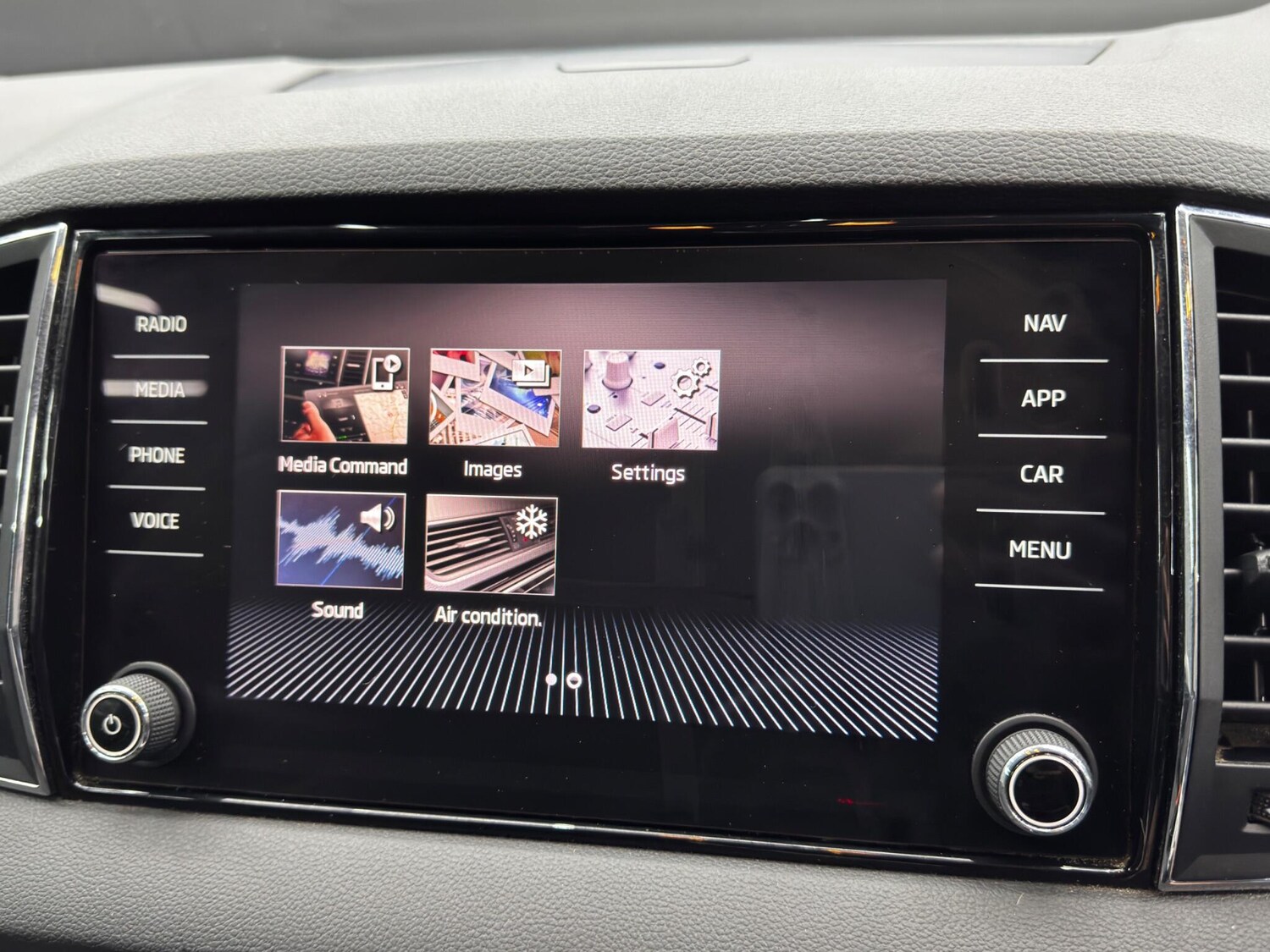 Used Skoda Karoq 2018 for sale - 76850416: Photo 31