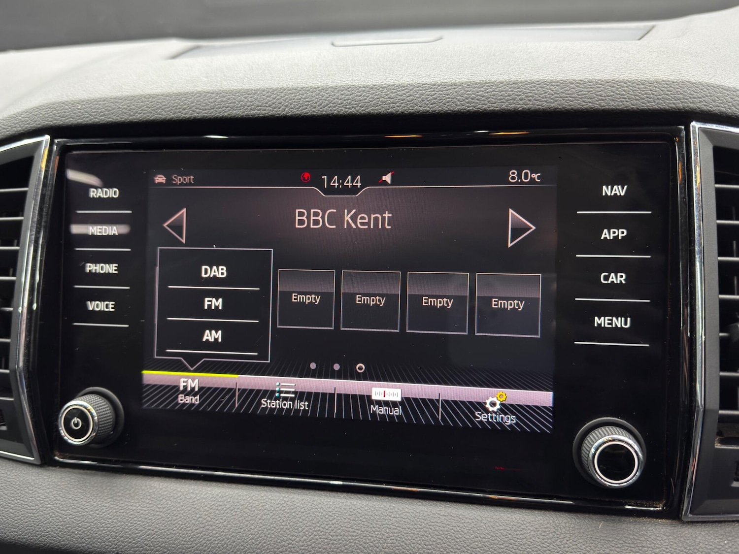 Used Skoda Karoq 2018 for sale - 76850416: Photo 32