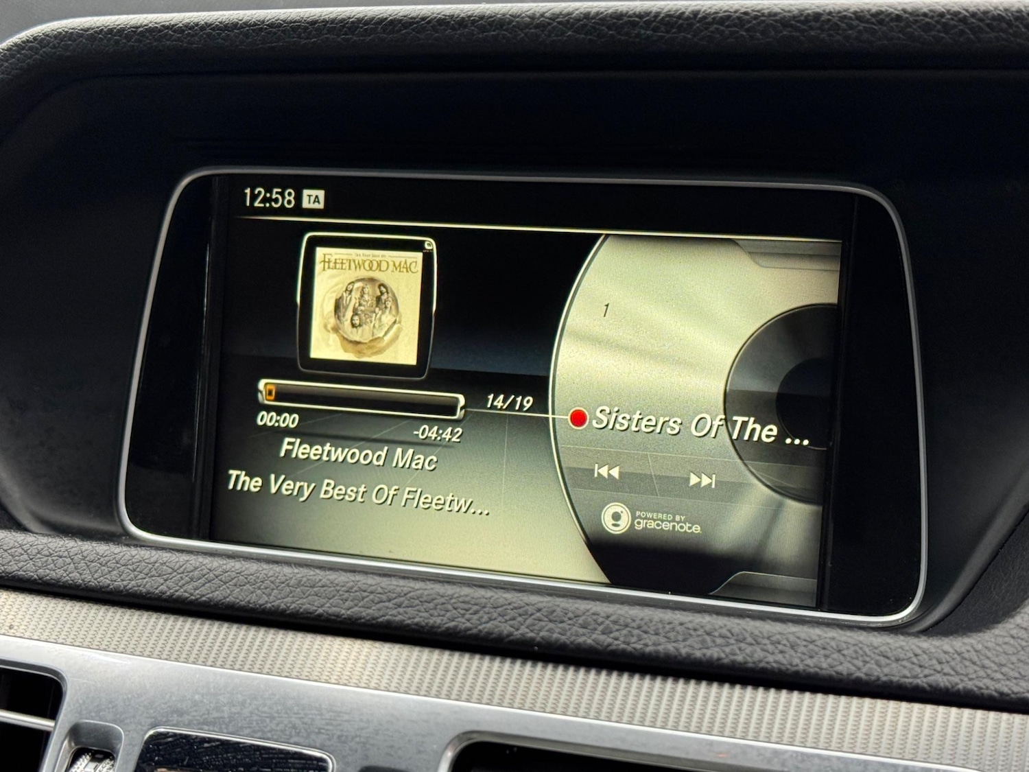 Used Mercedes-Benz E Class 2015 for sale - 77377656: Photo 32