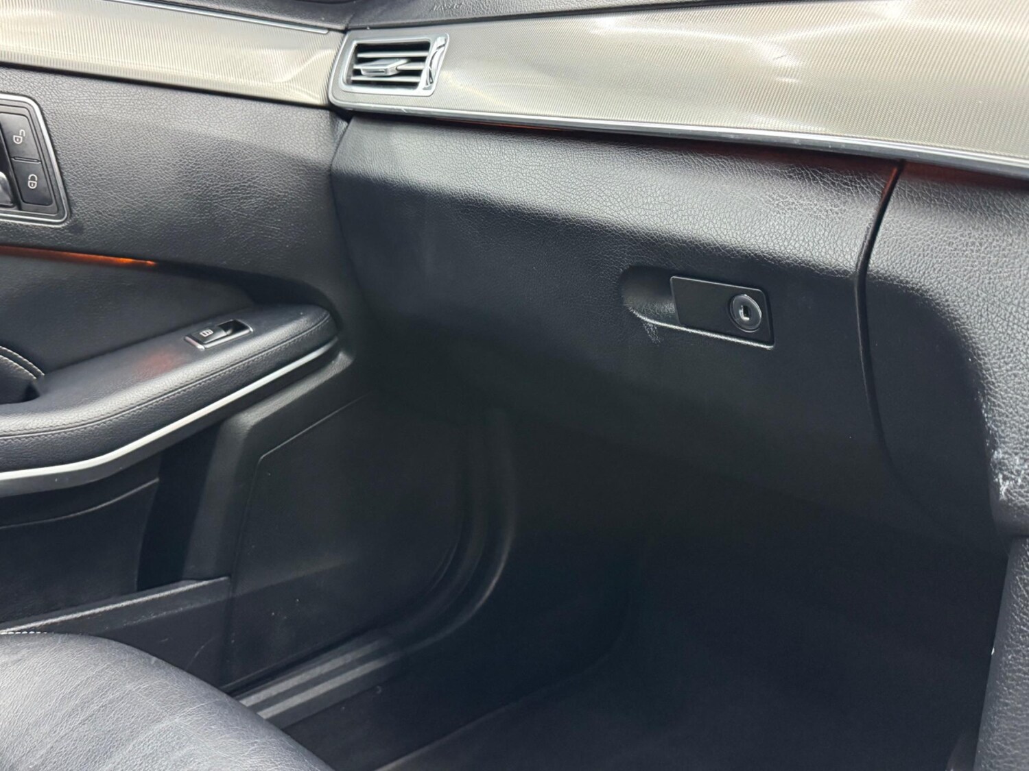 Used Mercedes-Benz E Class 2015 for sale - 77377656: Photo 35