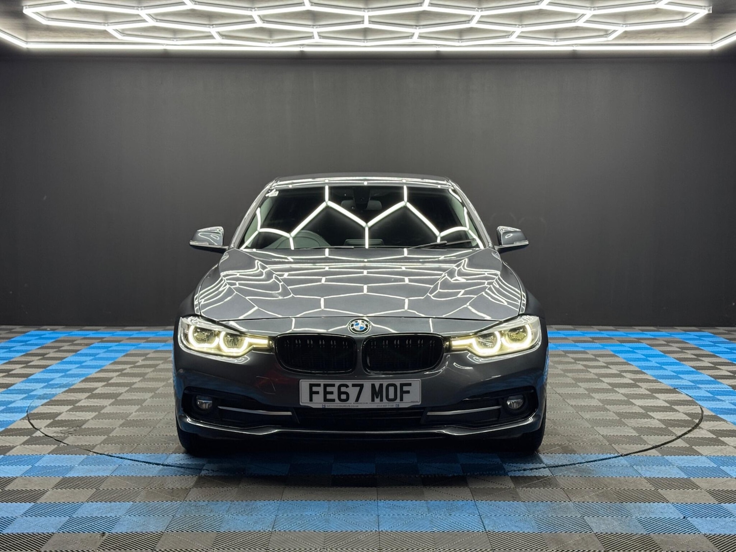 Used BMW 3 Series 2017 for sale - 77440978: Photo 2