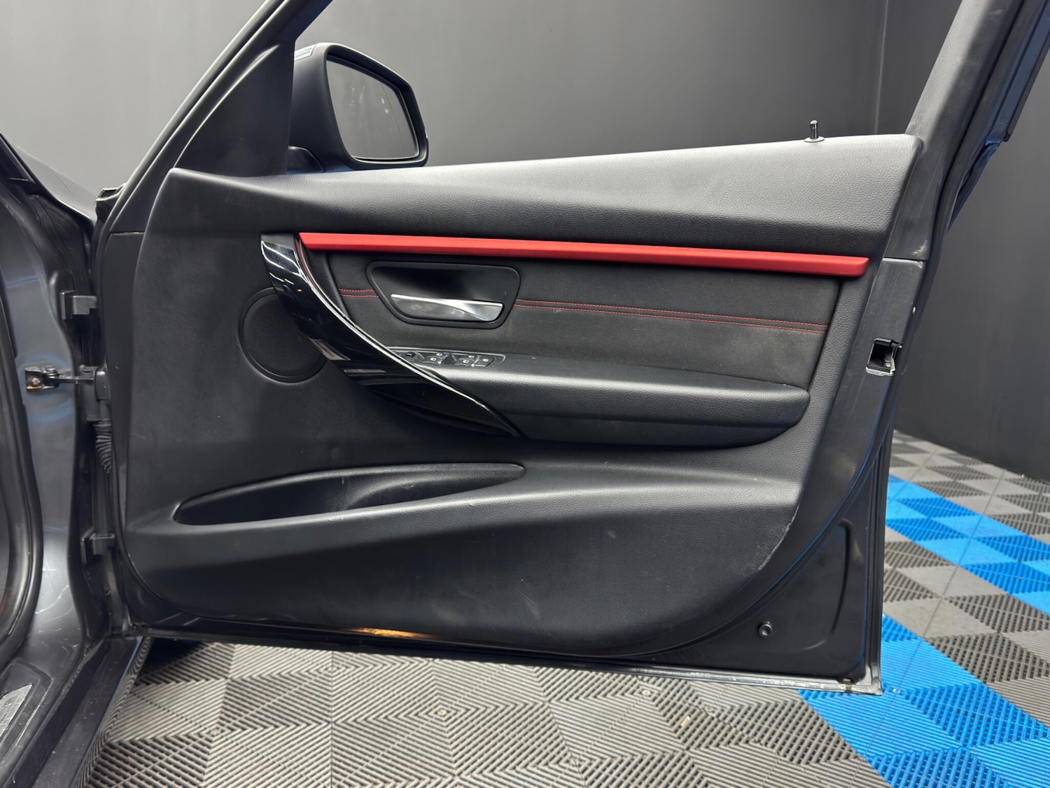 Used BMW 3 Series 2017 for sale - 77440978: Photo 40