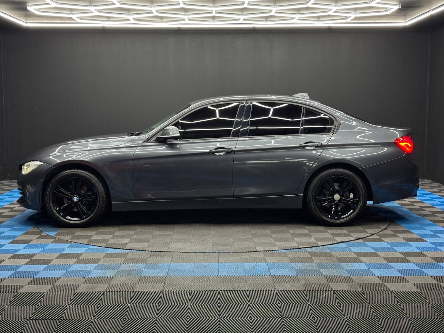 Used BMW 3 Series 2017 for sale - 77440978: Photo 8