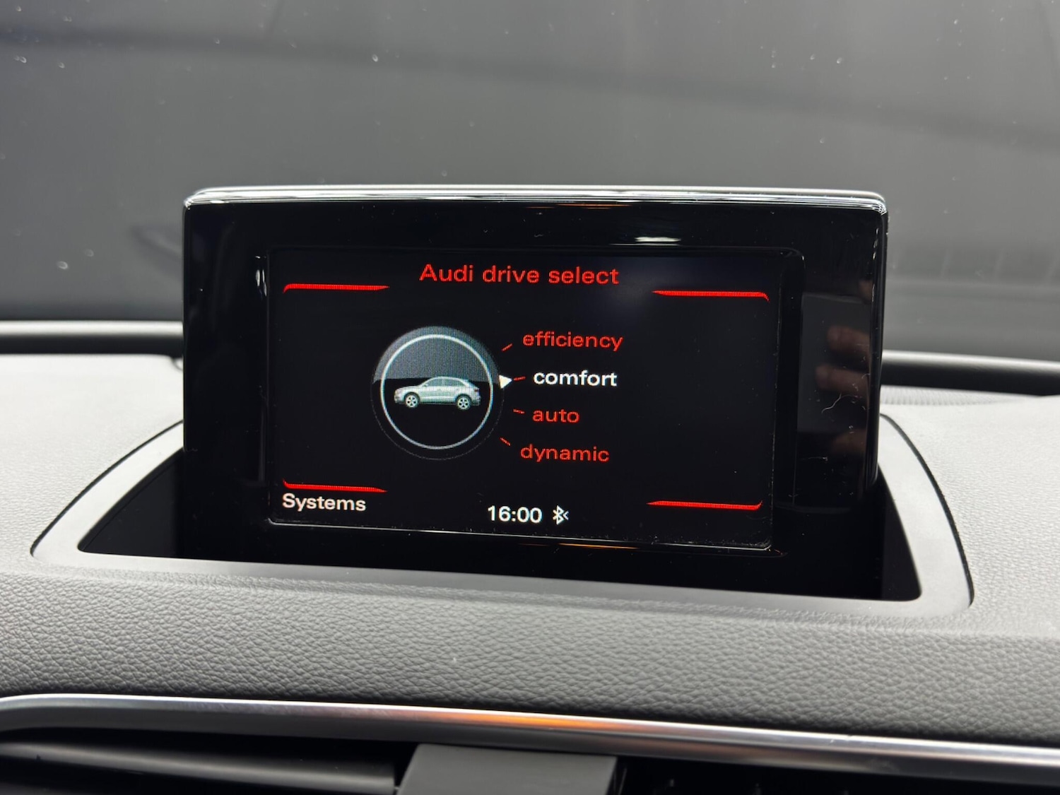 Used Audi Q3 for sale - 76994735: Photo 33