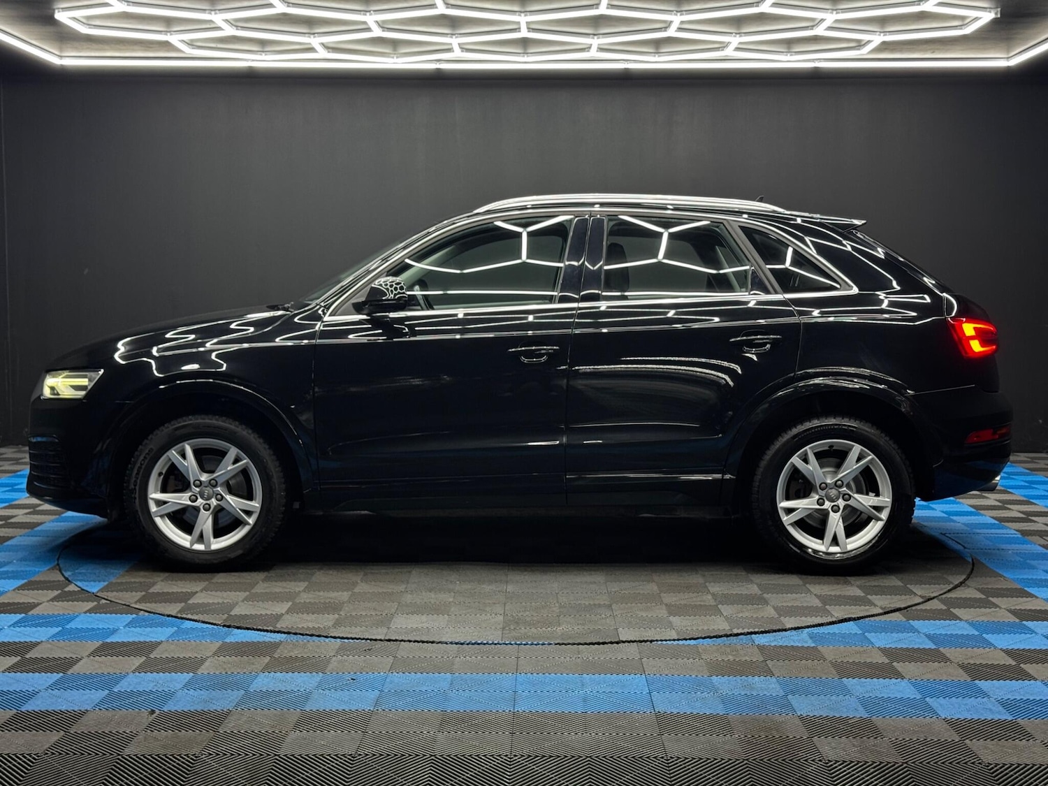 Used Audi Q3 for sale - 76994735: Photo 8