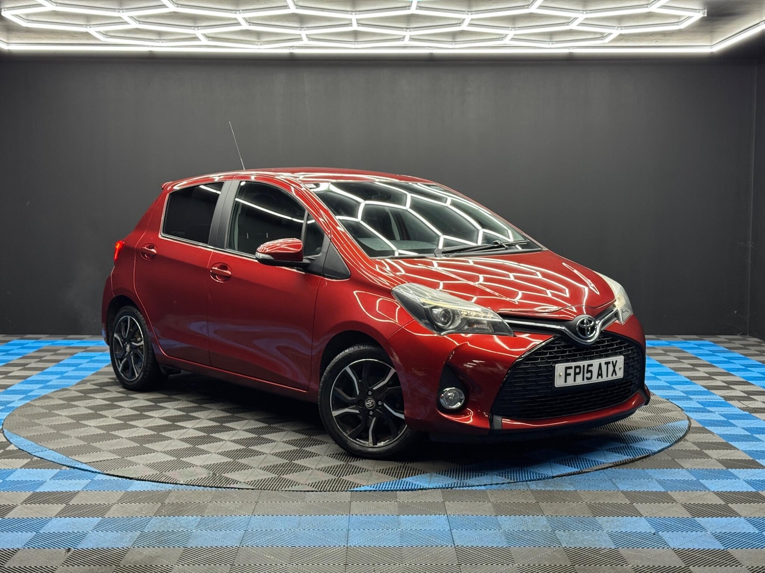 Used Toyota Yaris 2015 for sale - 77396407: Photo 1