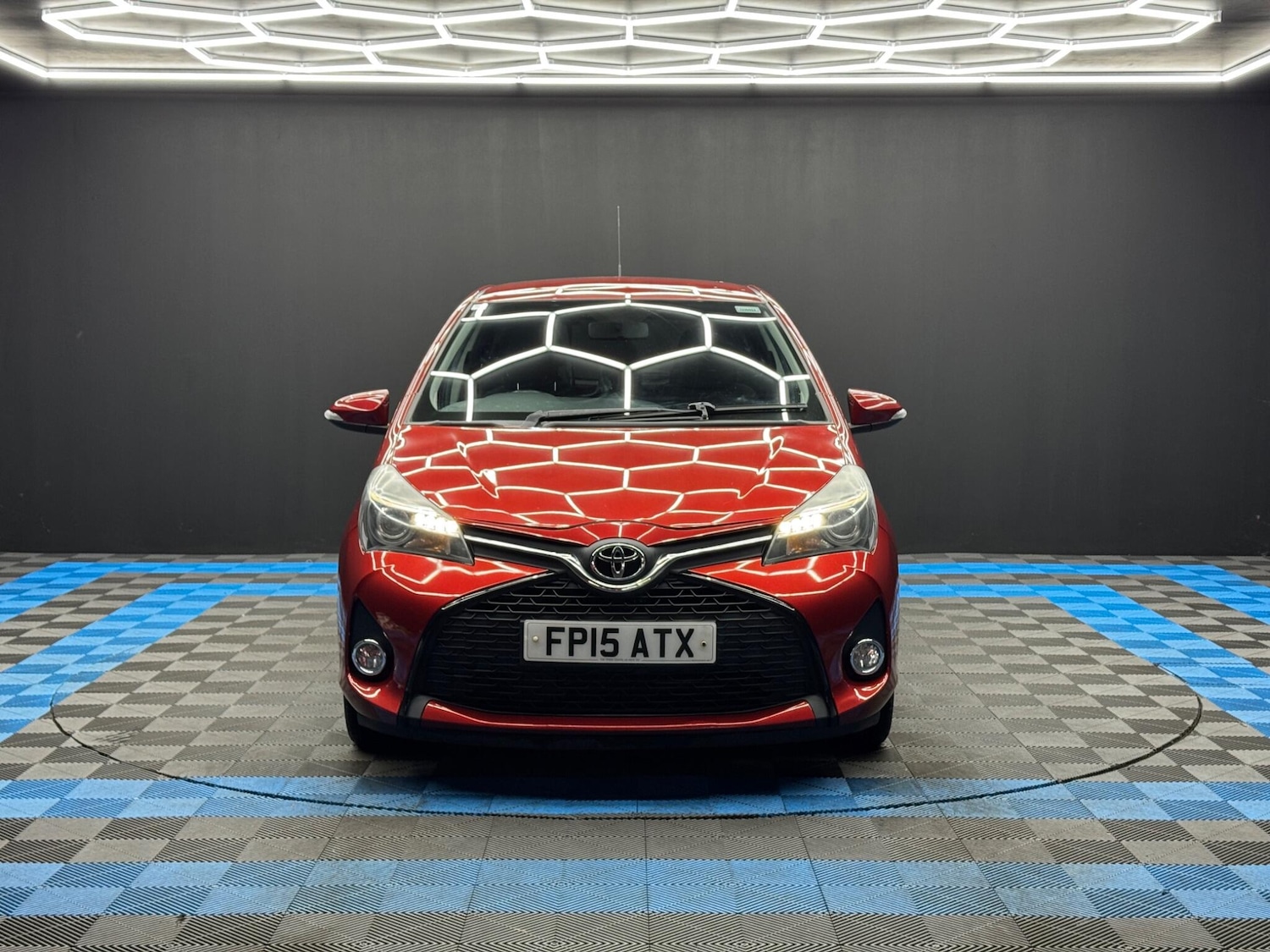 Used Toyota Yaris 2015 for sale - 77396407: Photo 2