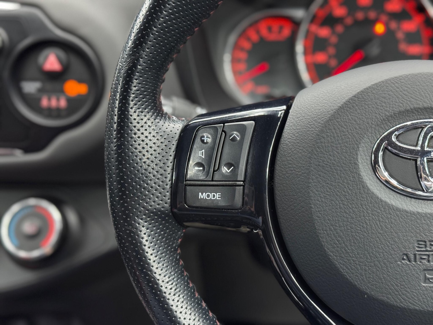 Used Toyota Yaris 2015 for sale - 77396407: Photo 20