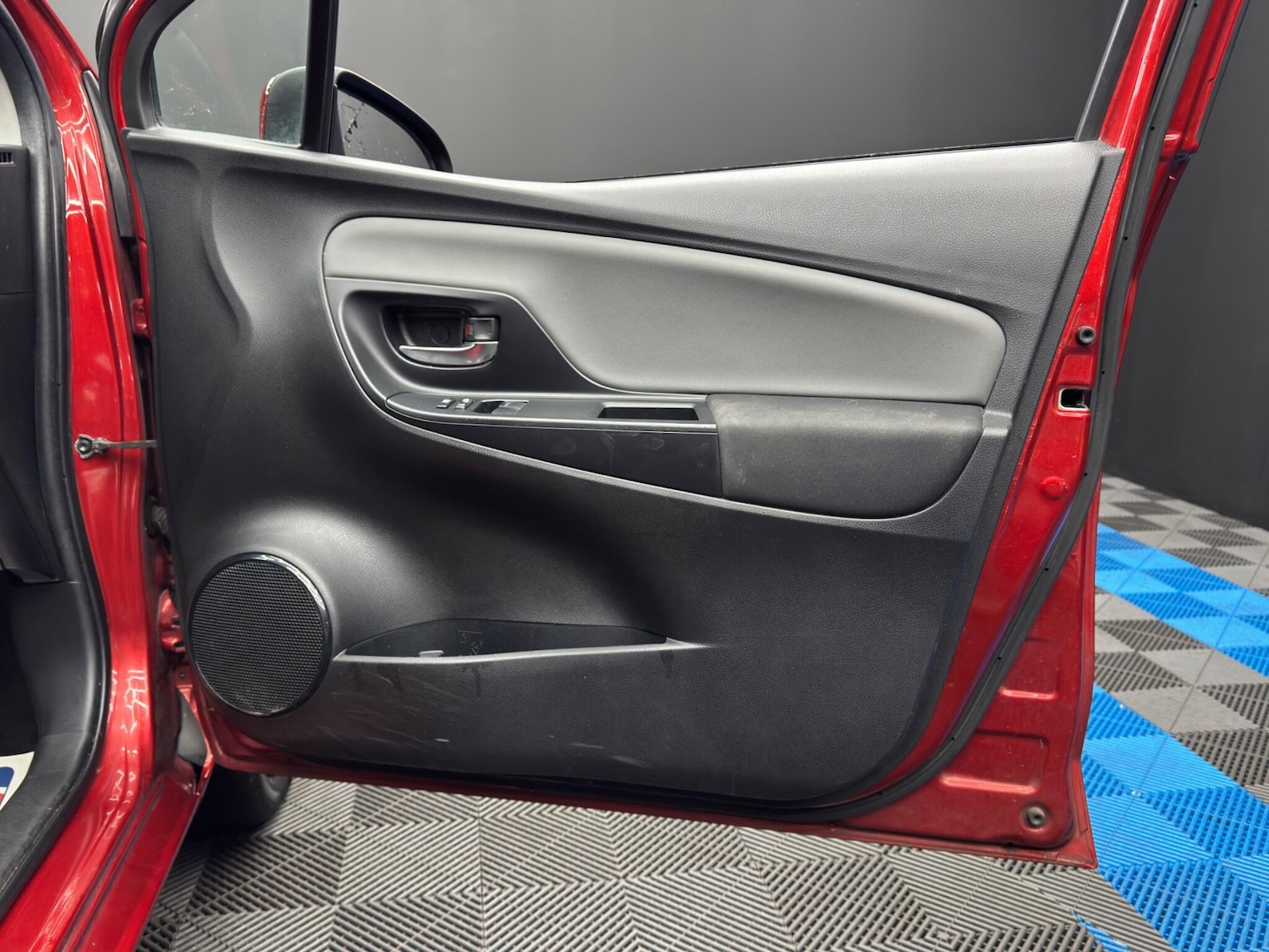 Used Toyota Yaris 2015 for sale - 77396407: Photo 34