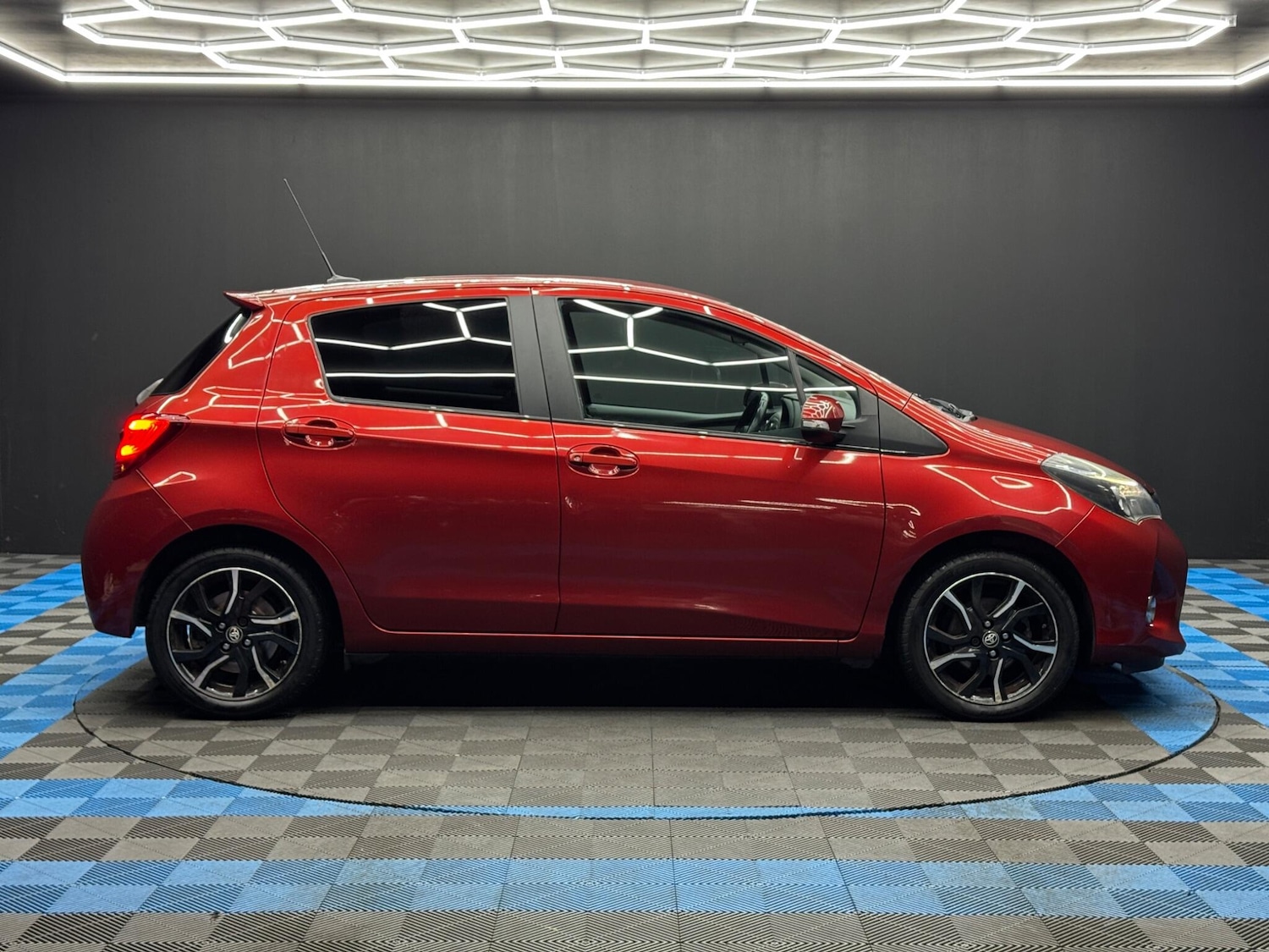 Used Toyota Yaris 2015 for sale - 77396407: Photo 4